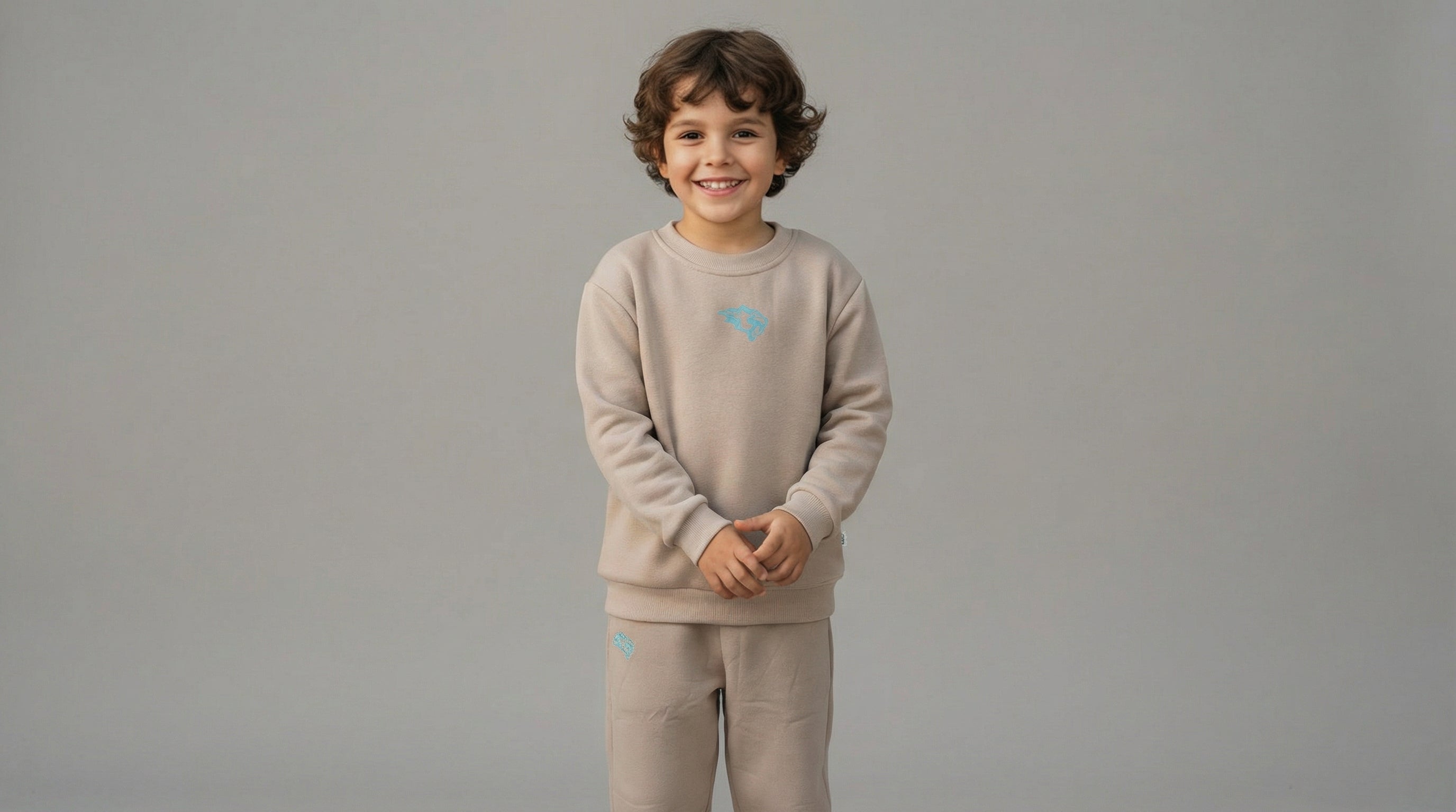 SABRHERO Luxury Kids Tennis Jumper & Trousers Set Premium Junior Tennis Tracksuit | Performance Sportswear for Young Champions SABRHERO